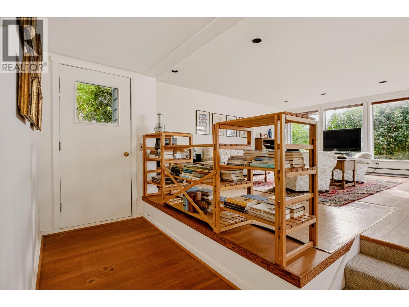 3443 Beach Avenue Property Photo 16