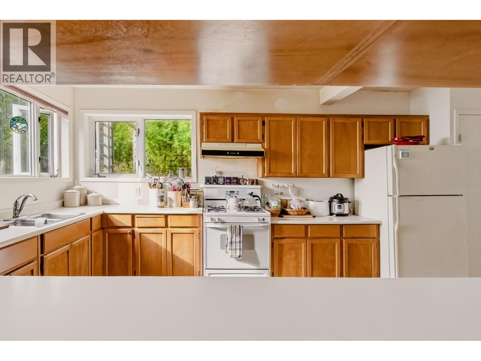 3443 Beach Avenue Property Photo 21