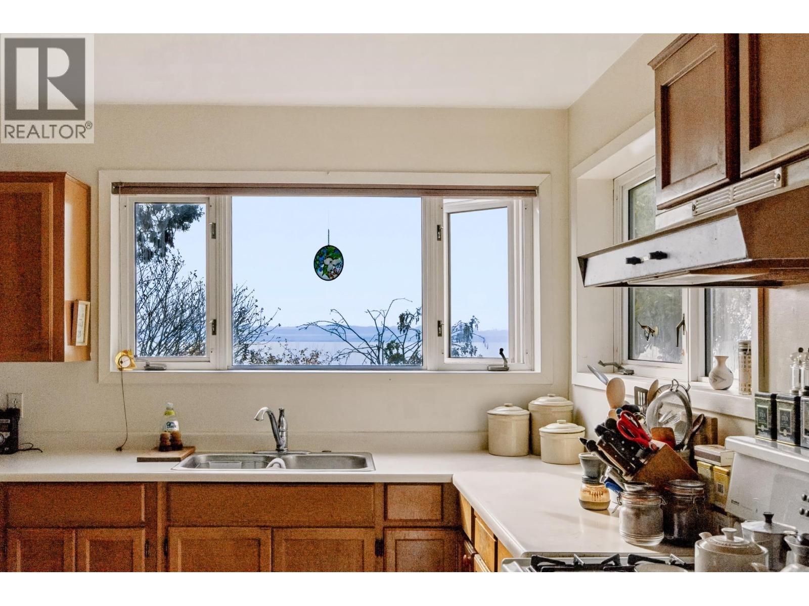 3443 Beach Avenue Property Photo 22