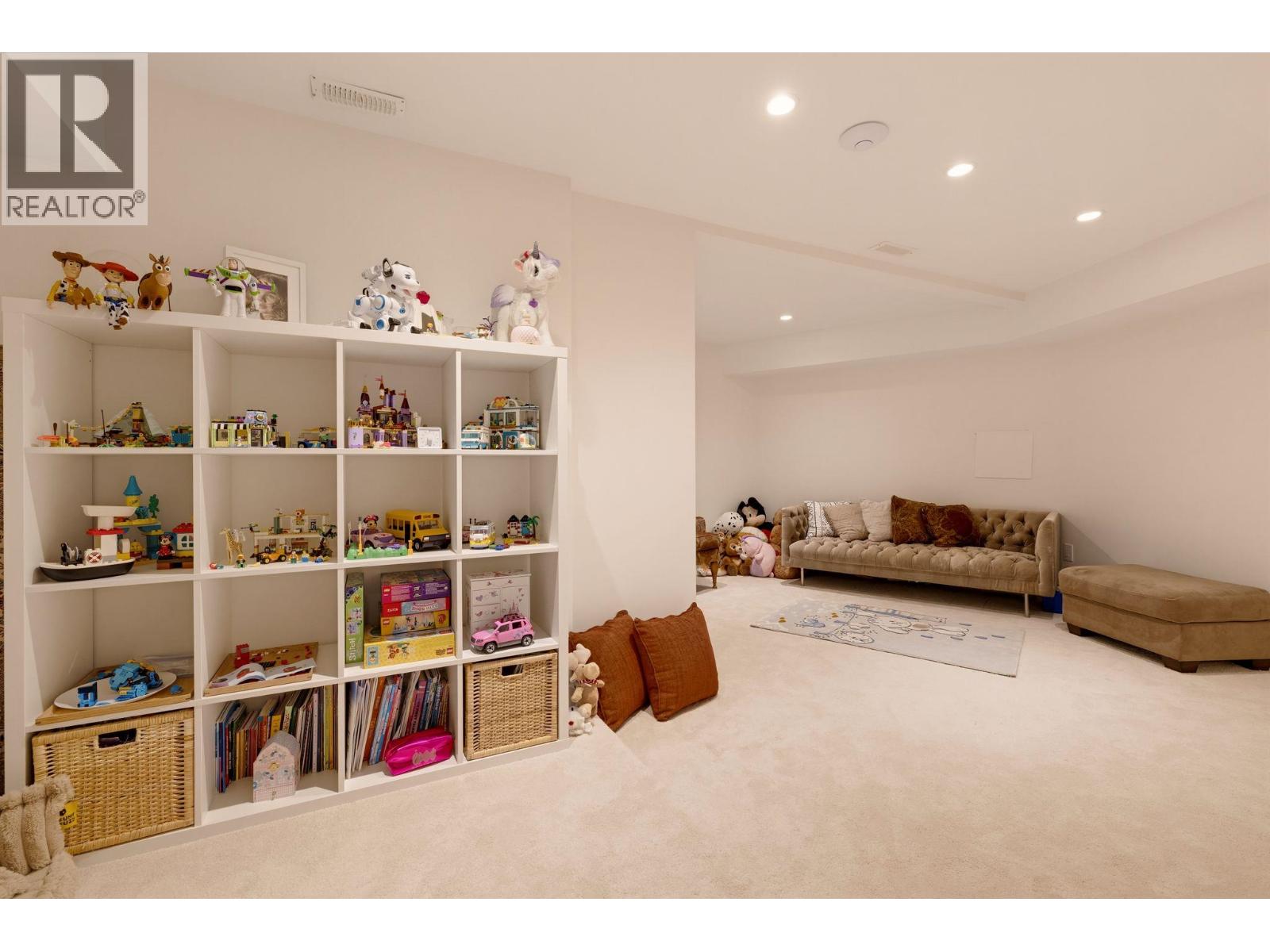 5274 Cliffridge Avenue Property Photo 36