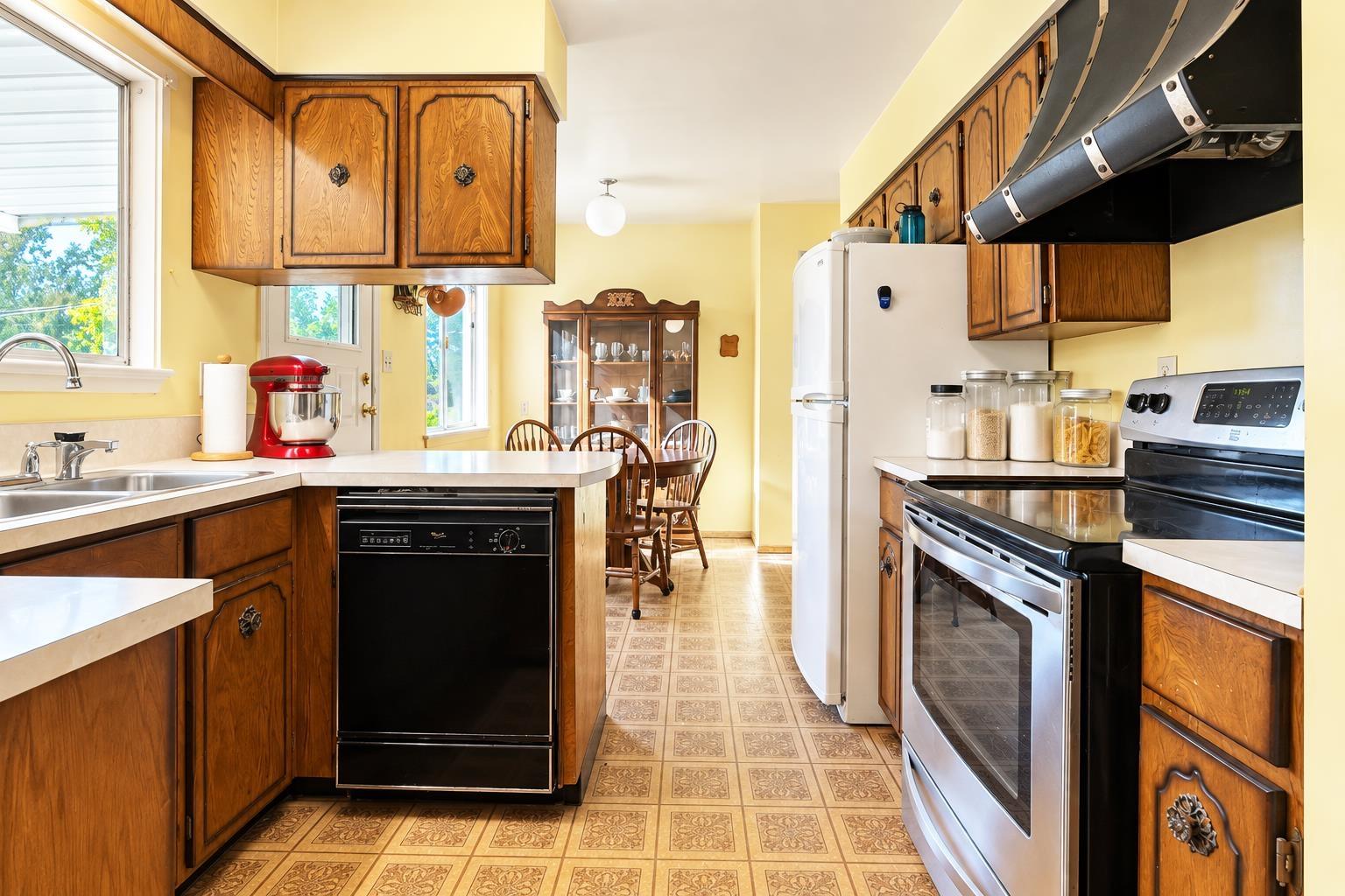 10965 Jay Crescent Property Photo 3