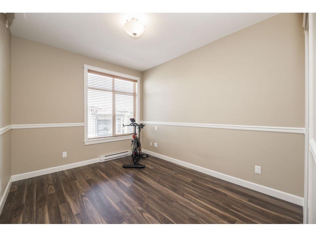 606 2860 Trethewey Street Property Photo 12