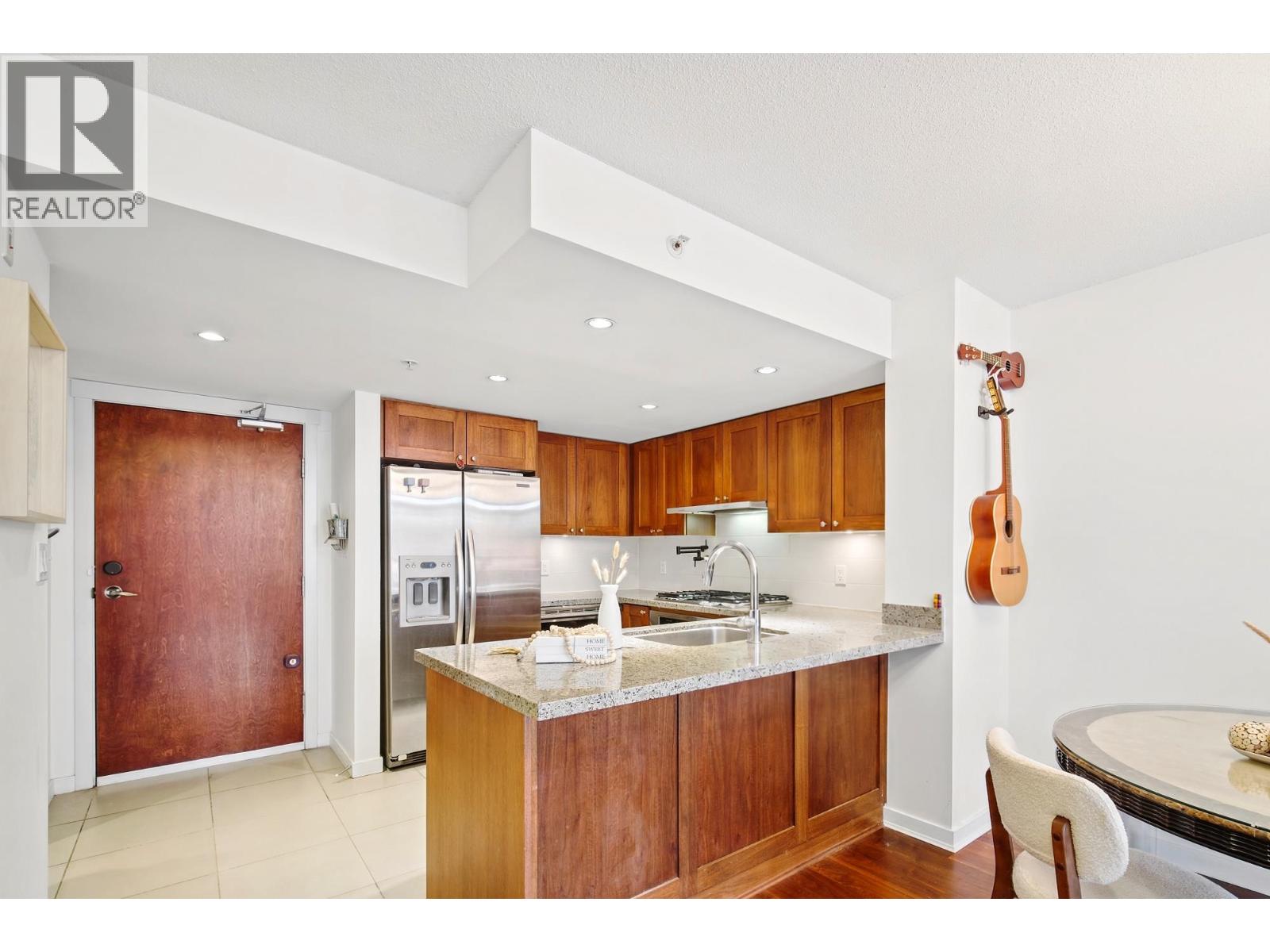 503 9371 Hemlock Drive Property Photo 8
