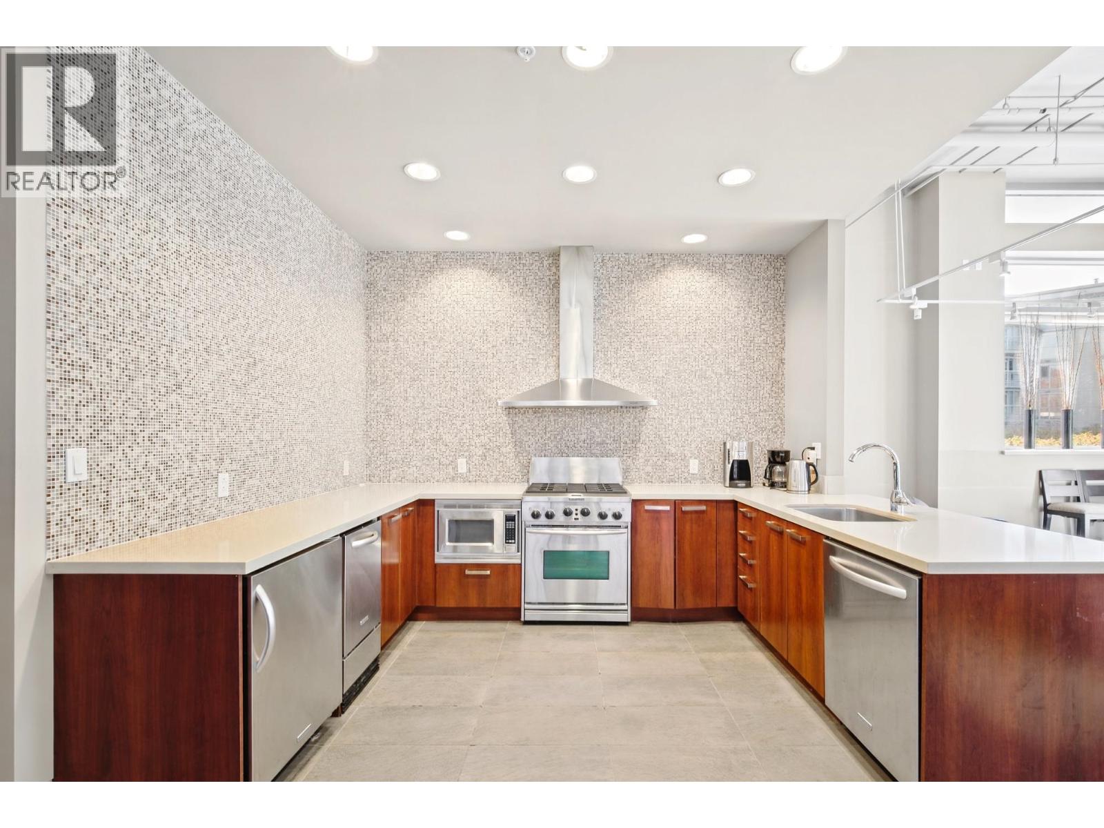 503 9371 Hemlock Drive Property Photo 30