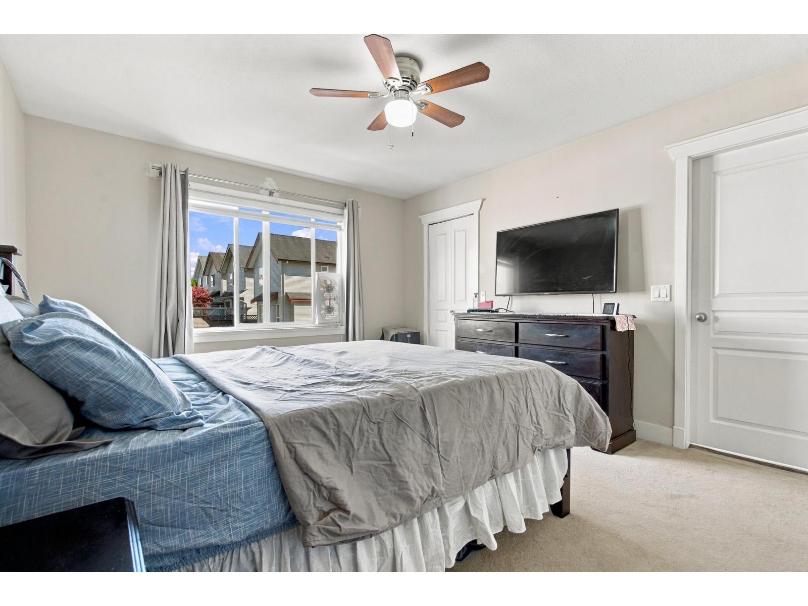 6926 190 Street Property Photo 12
