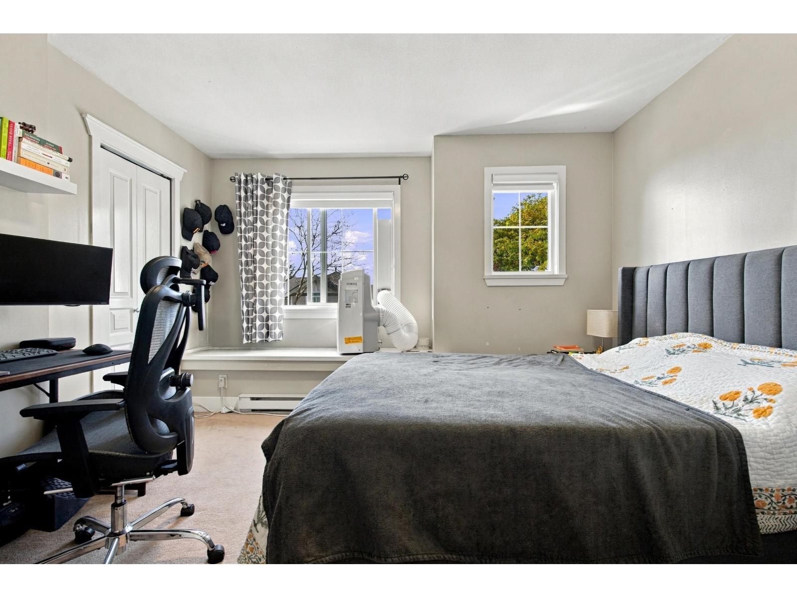 6926 190 Street Property Photo 15