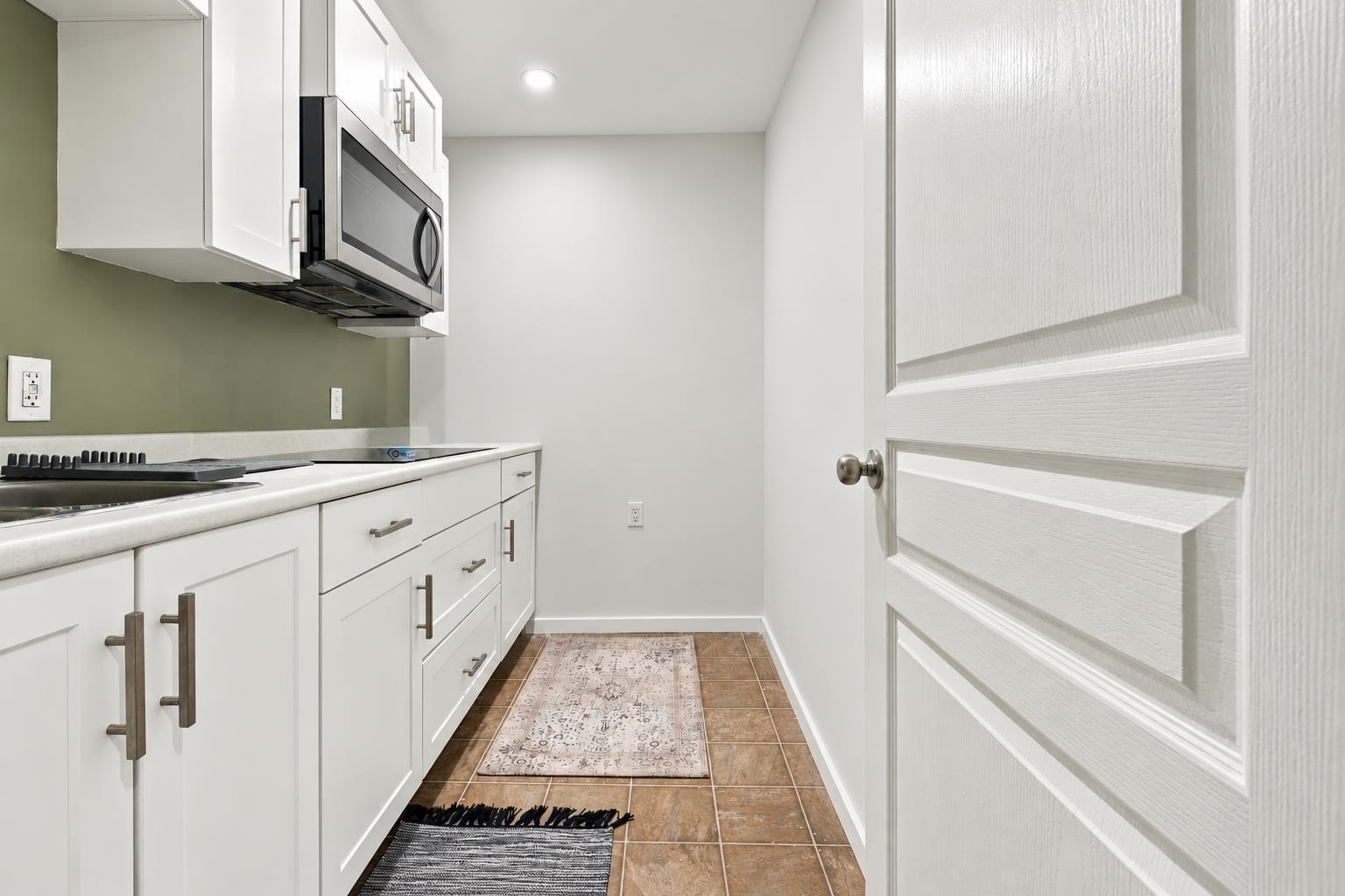 6926 190 Street Property Photo 20