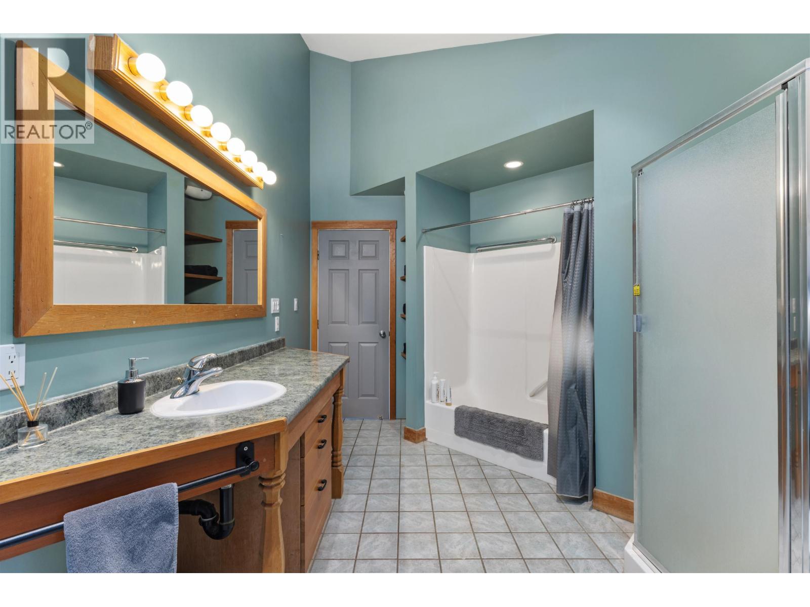 9842 Anderson Place Property Photo 12