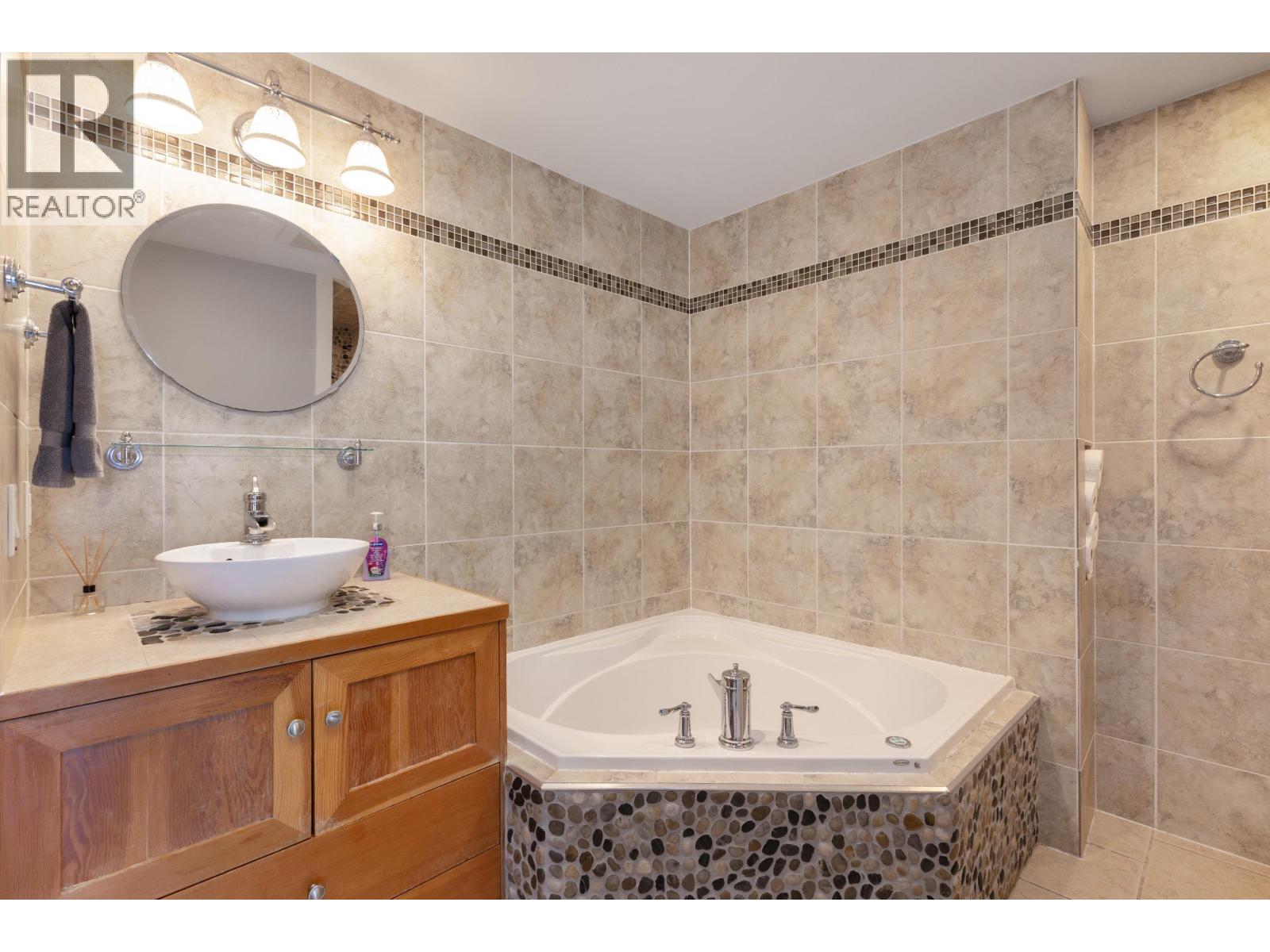 9842 Anderson Place Property Photo 22