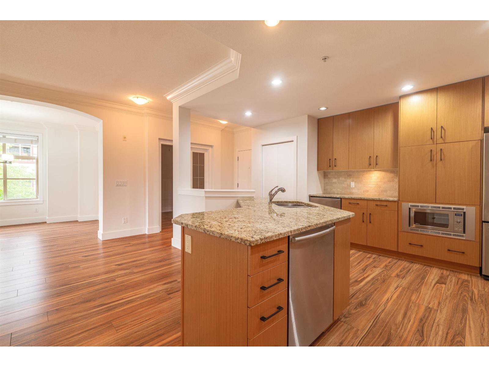 207 16469 64 Avenue Property Photo 13