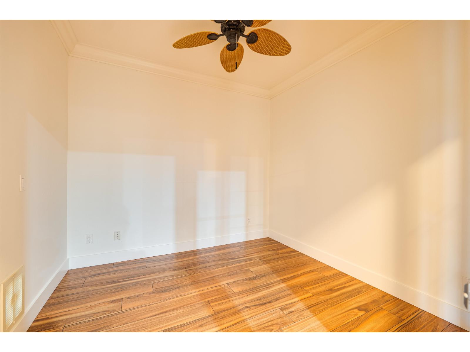207 16469 64 Avenue Property Photo 23