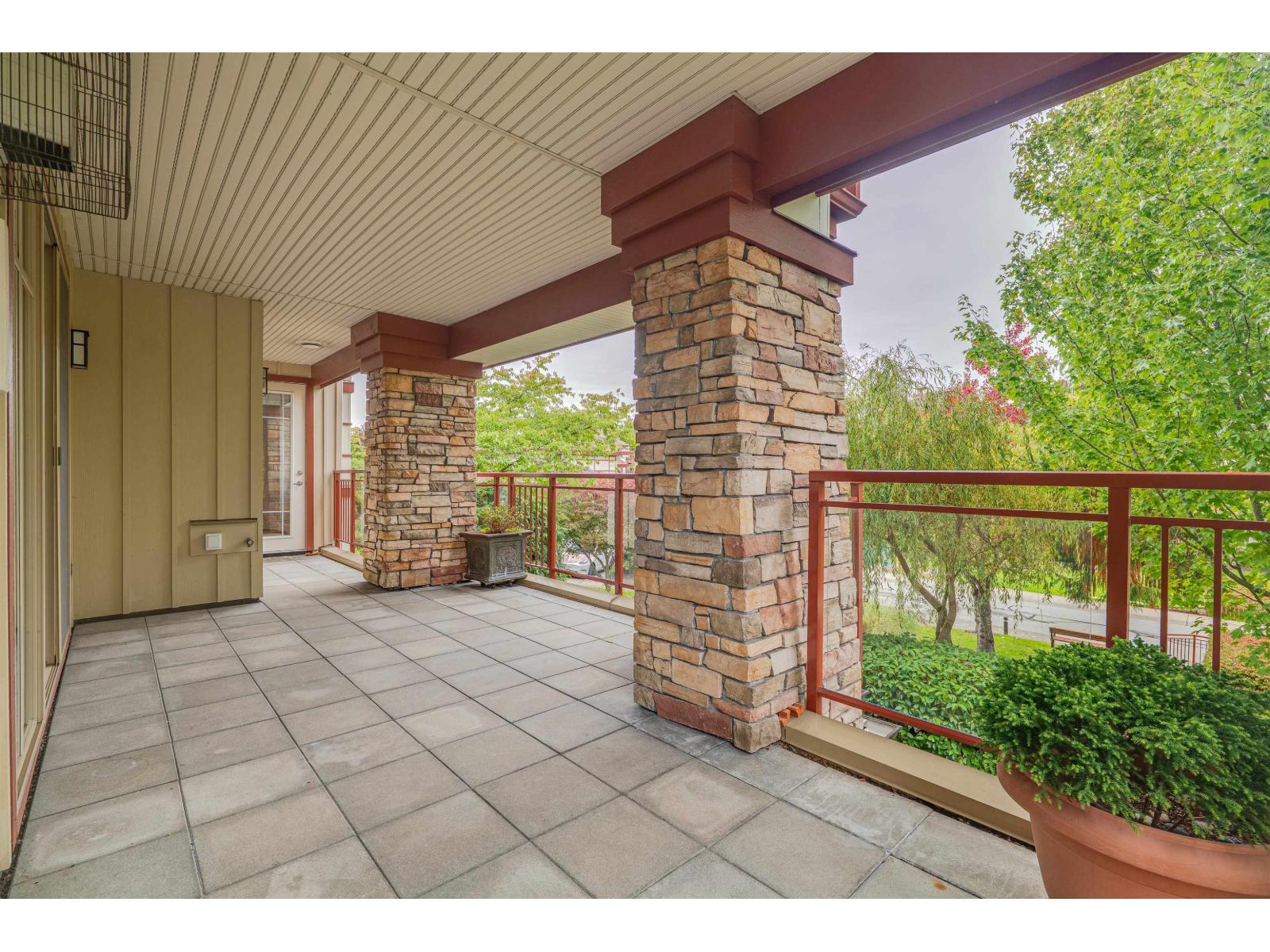 207 16469 64 Avenue Property Photo 29