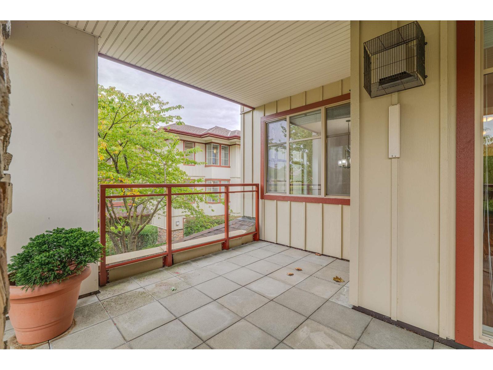 207 16469 64 Avenue Property Photo 30