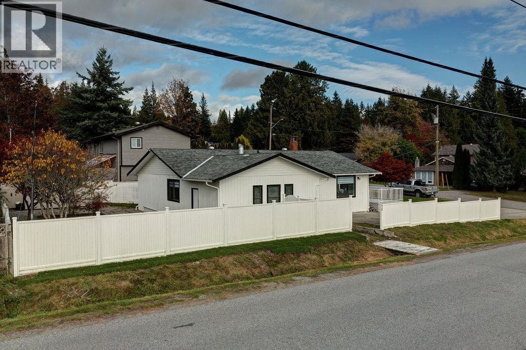 776 Seacot Way Property Photo 5
