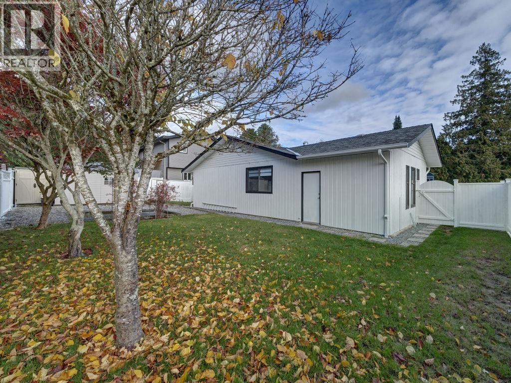 776 Seacot Way Property Photo 6