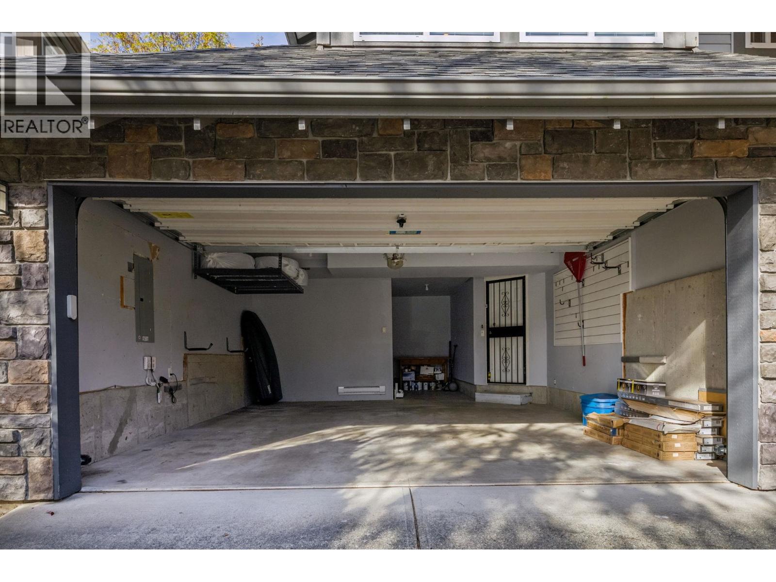 109 Greenleaf Court Property Photo 39