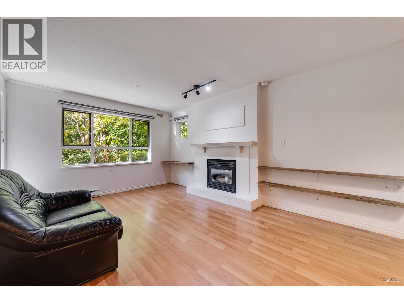 105 5577 Smith Avenue Property Photo 4