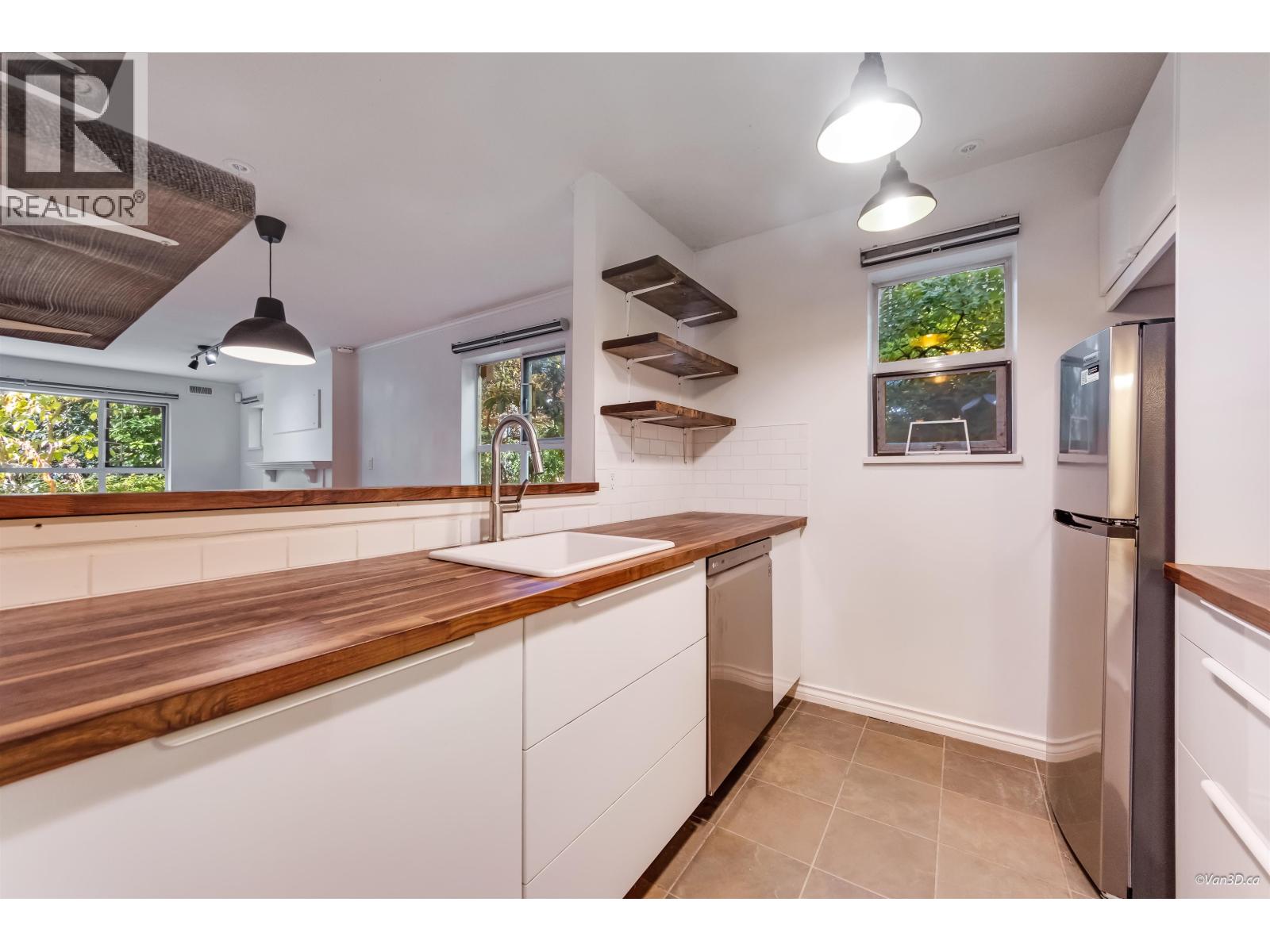 105 5577 Smith Avenue Property Photo 11