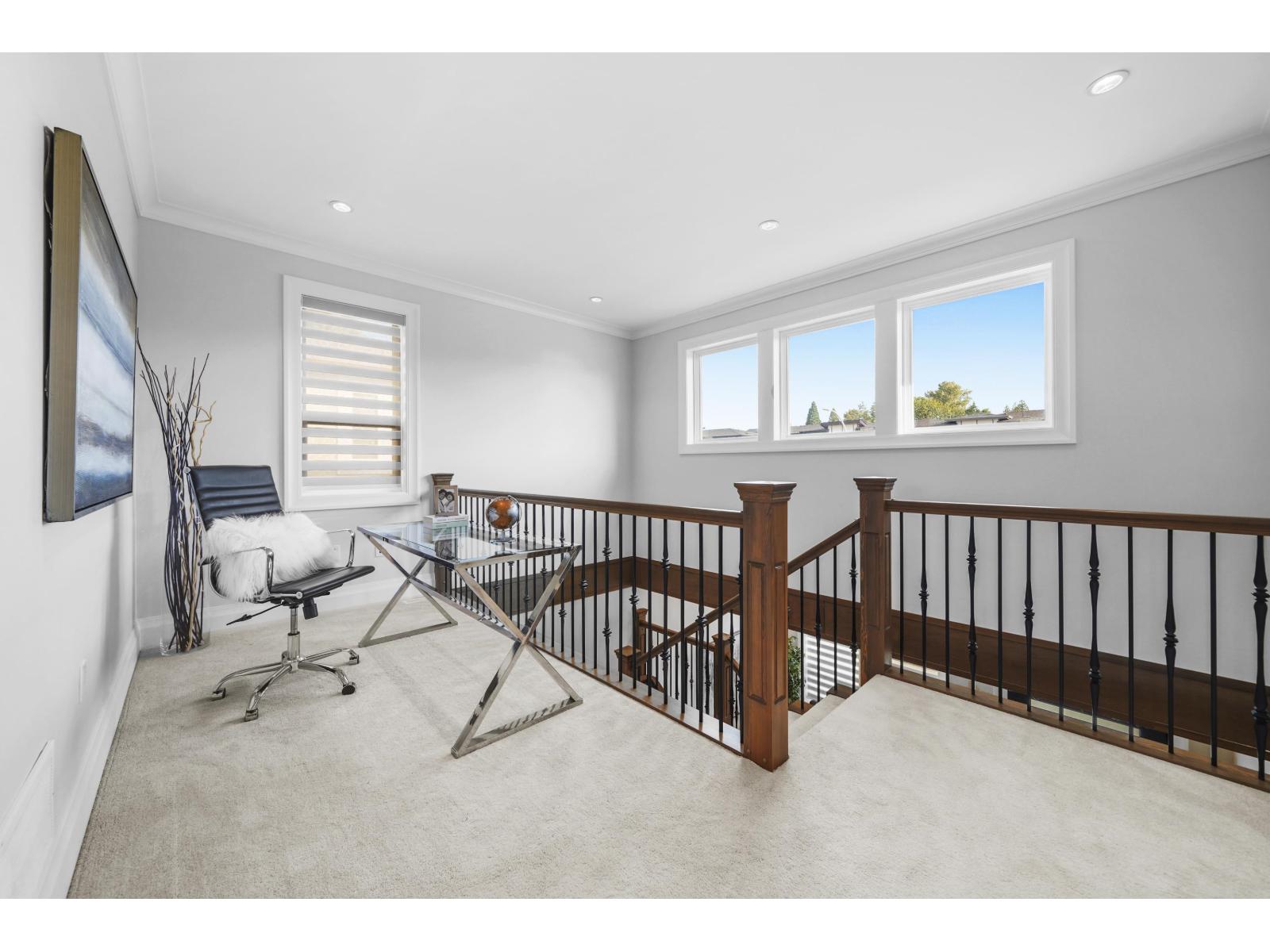 16692 18 Avenue Property Photo 12
