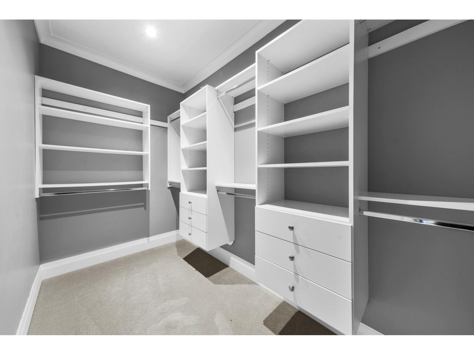 16692 18 Avenue Property Photo 14