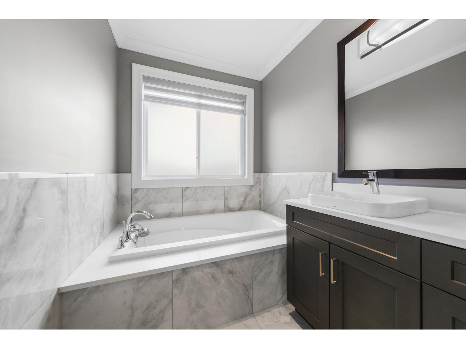 16692 18 Avenue Property Photo 16