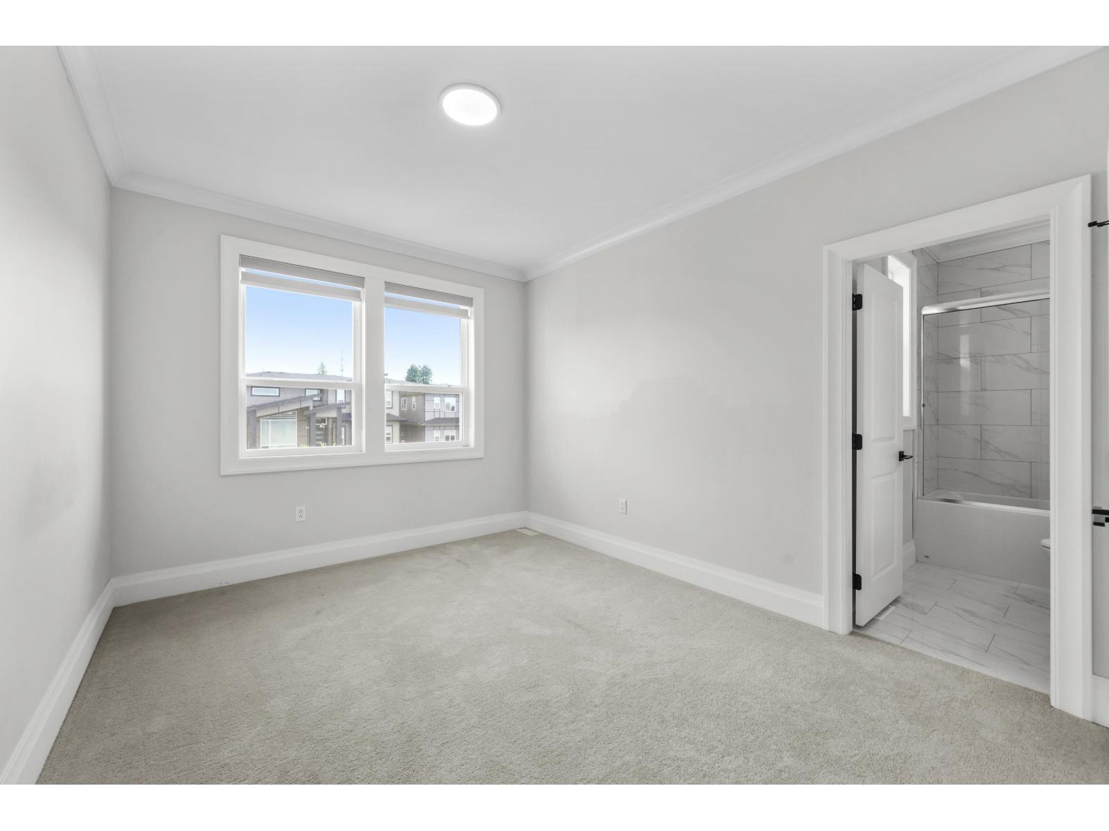 16692 18 Avenue Property Photo 18
