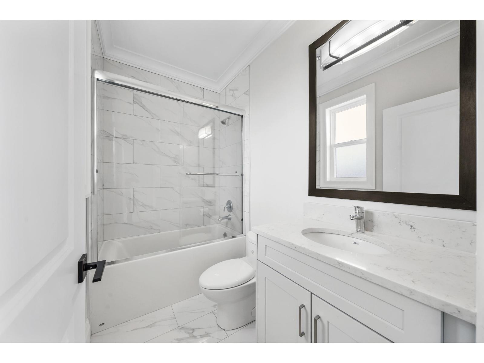 16692 18 Avenue Property Photo 20