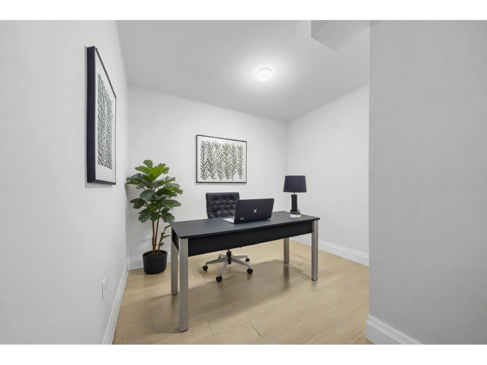16692 18 Avenue Property Photo 26