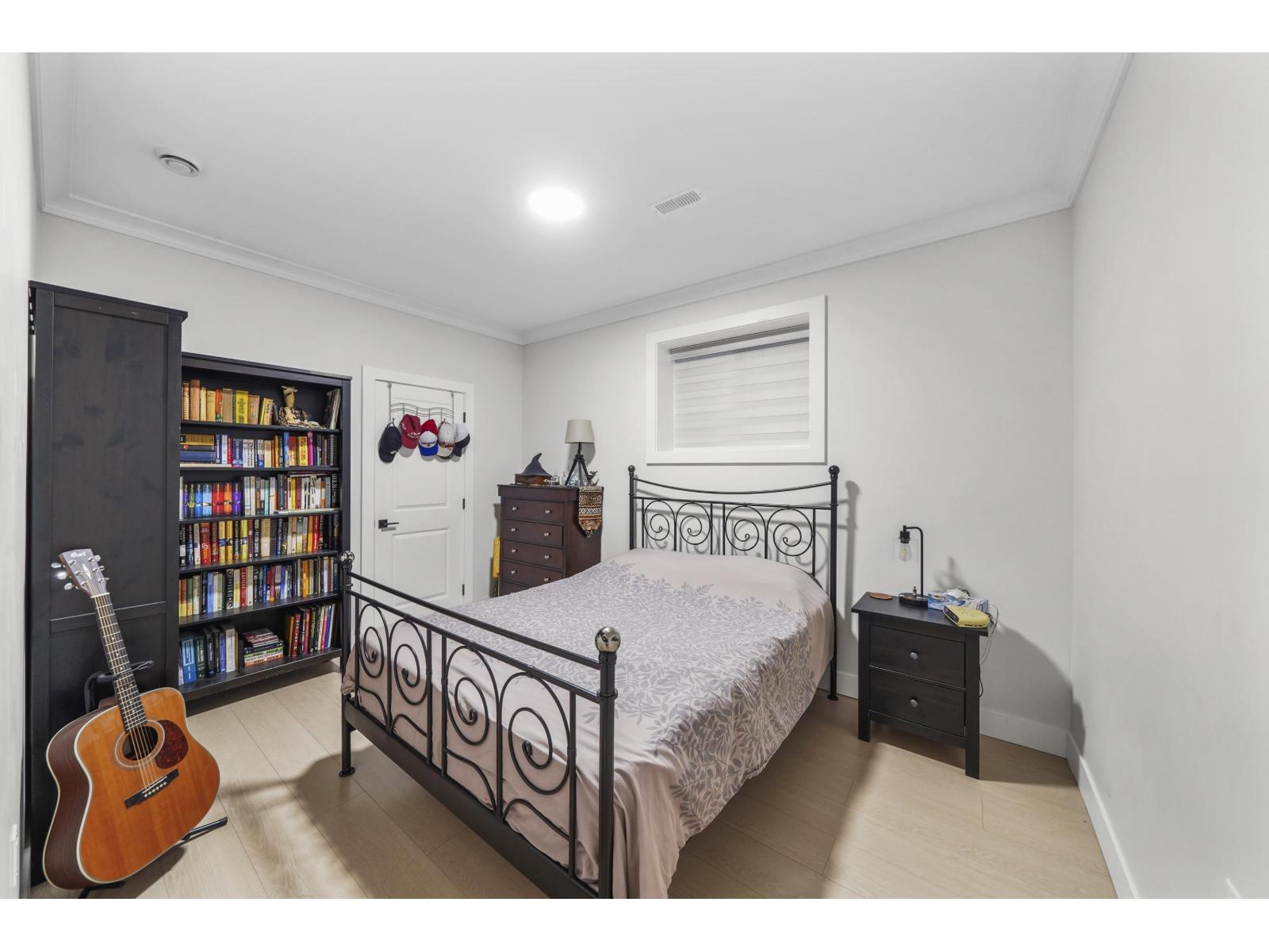 16692 18 Avenue Property Photo 36