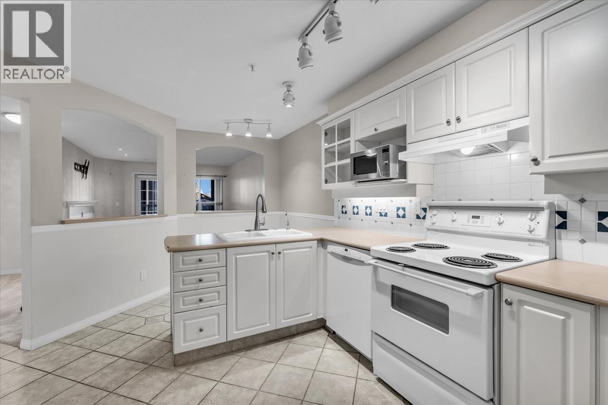 324 12931 Railway Avenue Property Photo 11