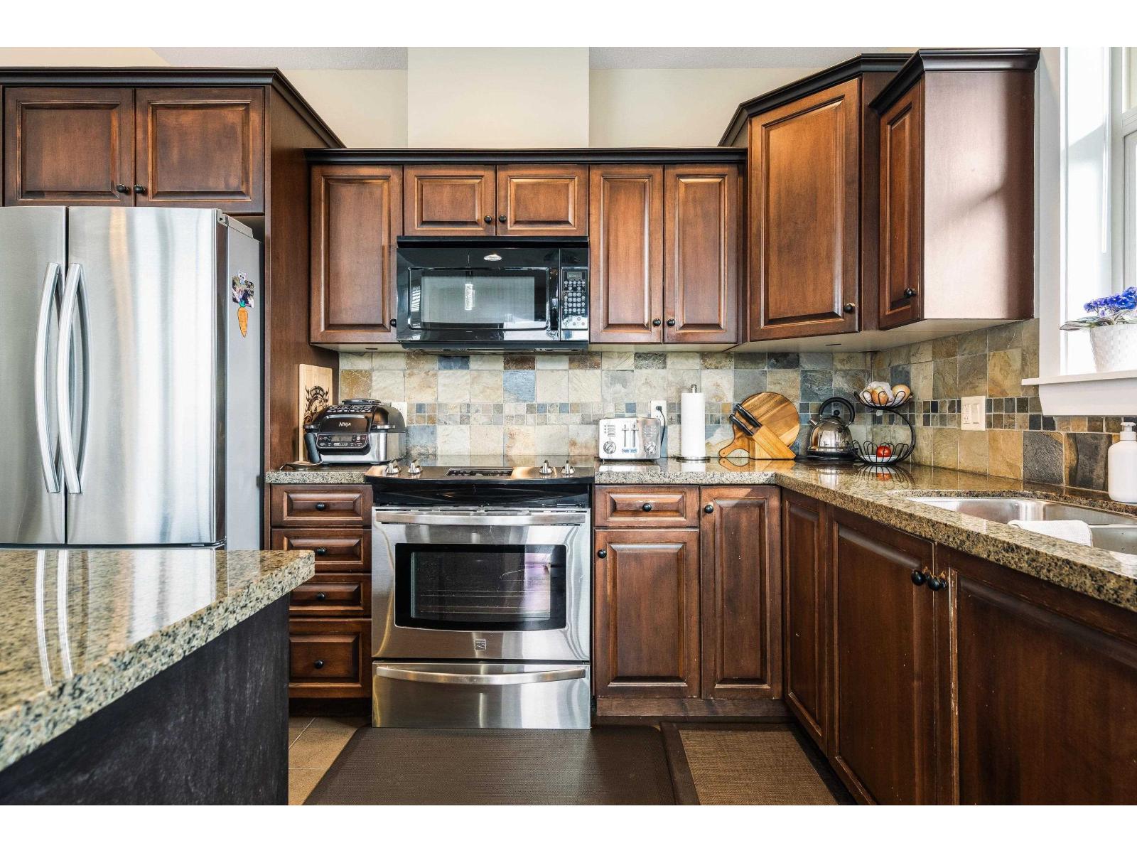 45893 Chesterfield Avenue #412 Property Photo 15