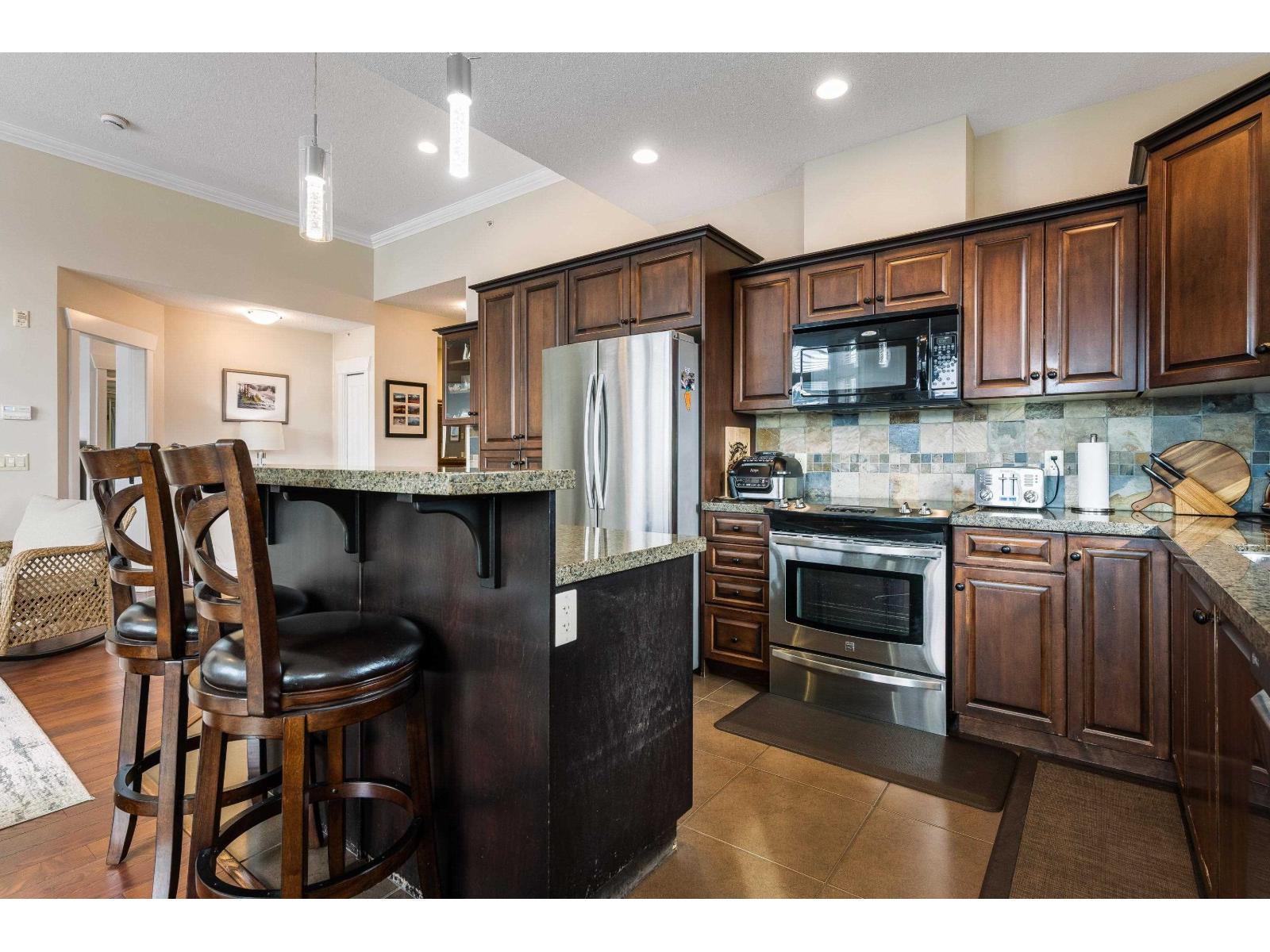 45893 Chesterfield Avenue #412 Property Photo 16