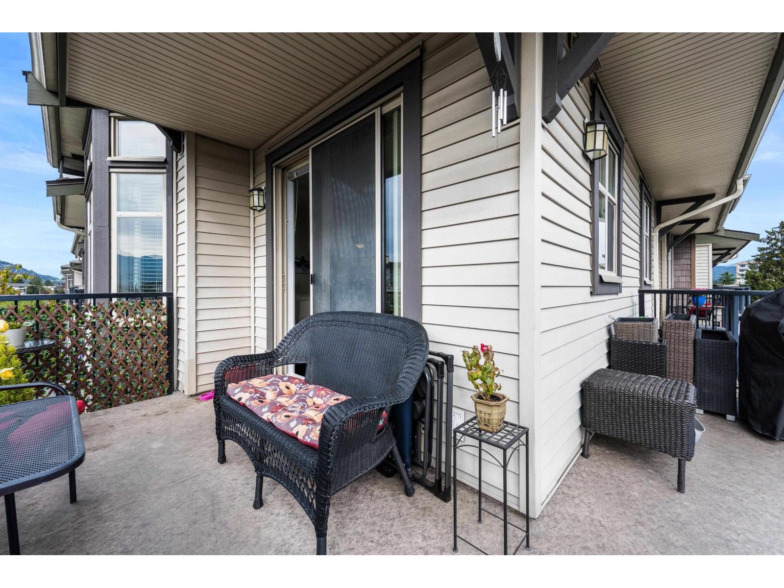 45893 Chesterfield Avenue #412 Property Photo 19