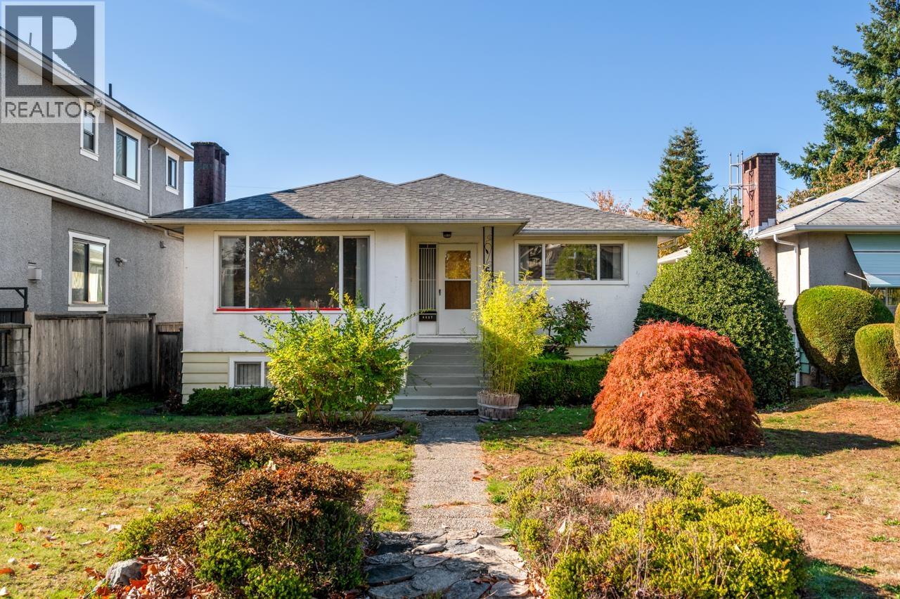 6527 TYNE STREET Property Photo 1