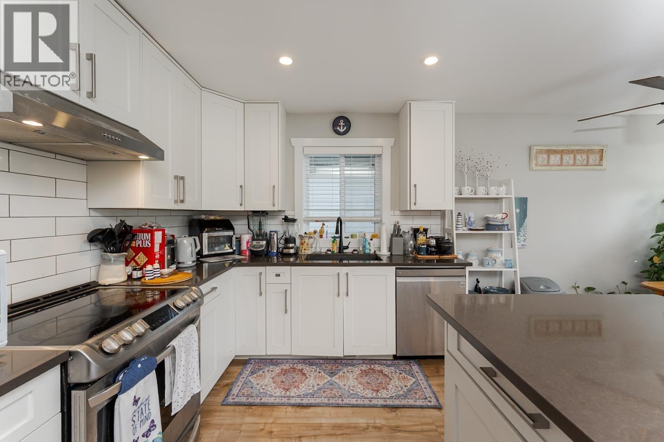 1648 9th Avenue Property Photo 4