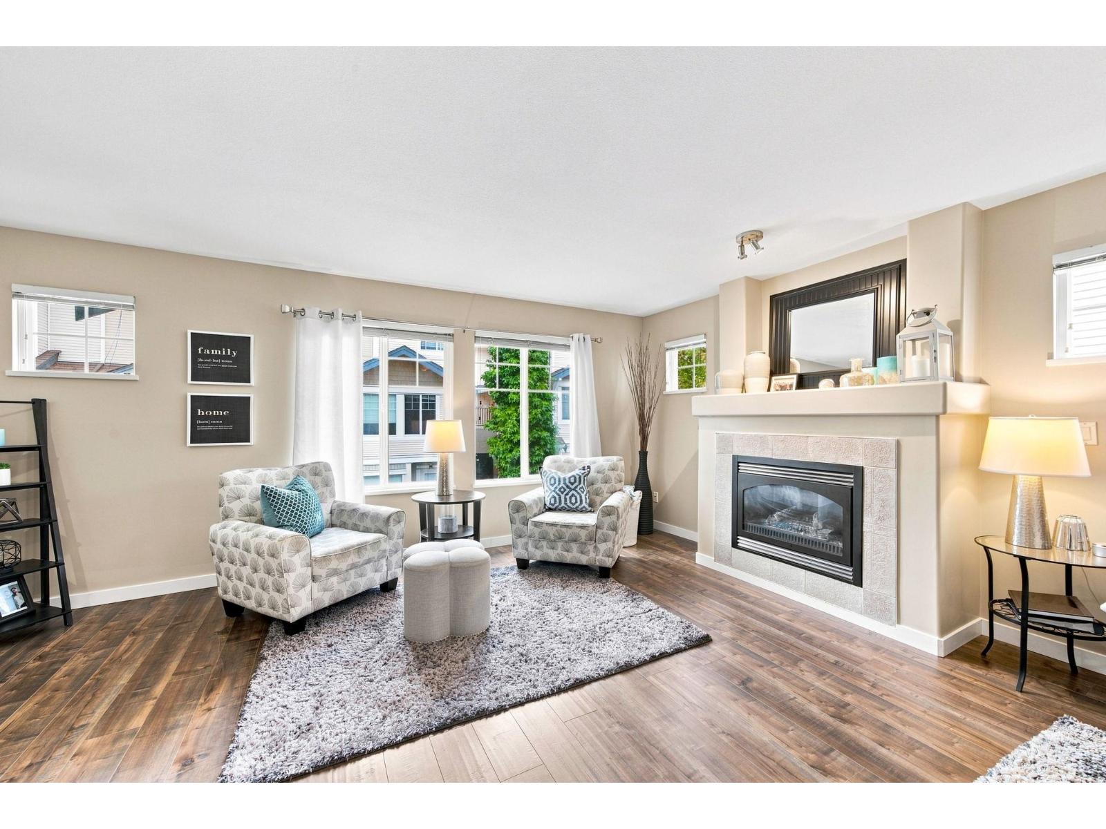 6 6533 121 STREET Property Photo 1