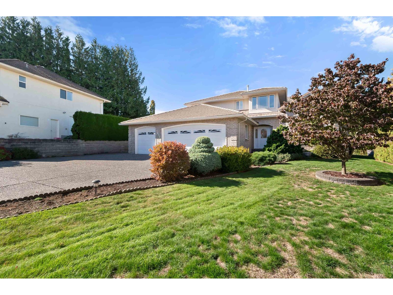 5659 Viewpoint Place Property Photo 2