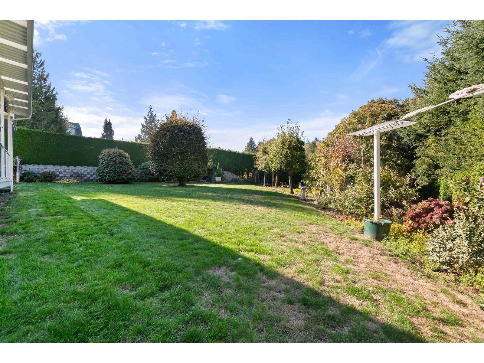 5659 Viewpoint Place Property Photo 3