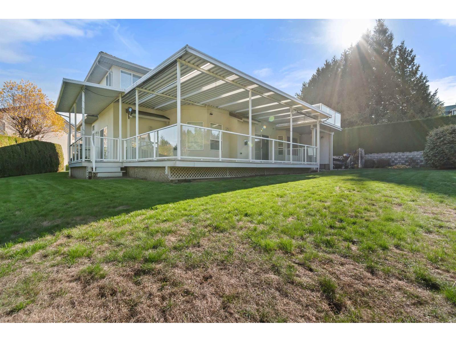 5659 Viewpoint Place Property Photo 4