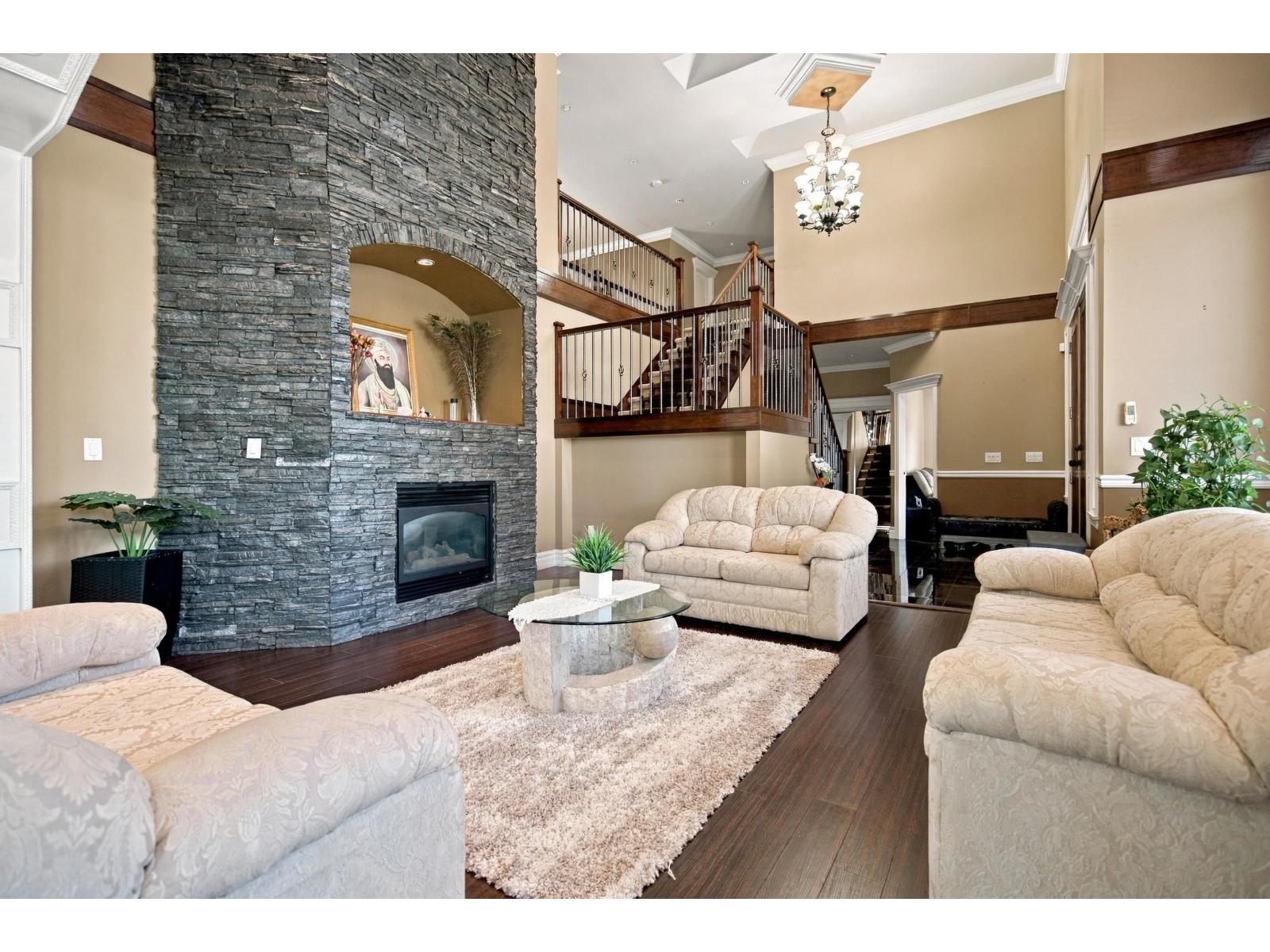13988 89 Avenue Property Photo 2