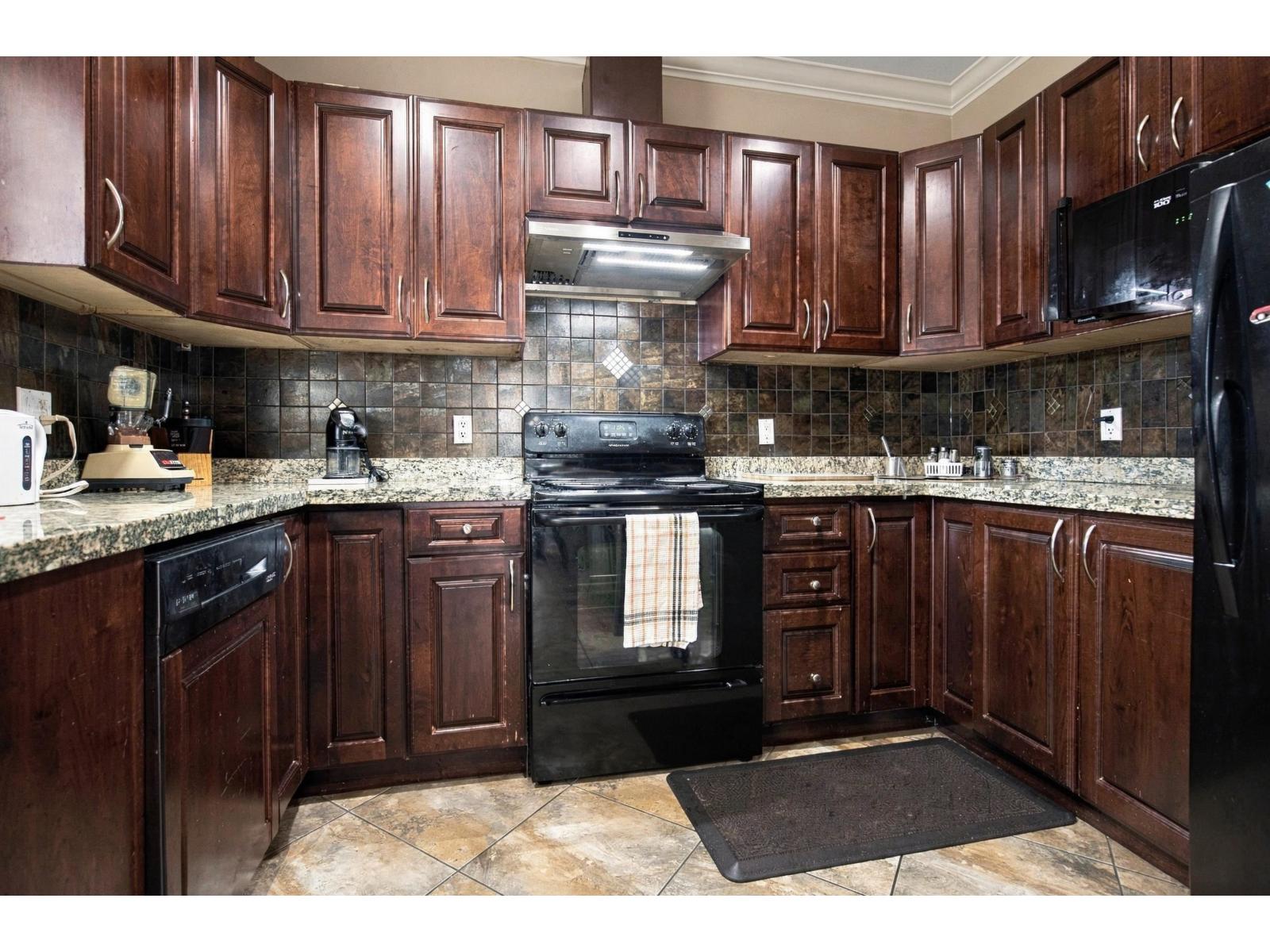 13988 89 Avenue Property Photo 8