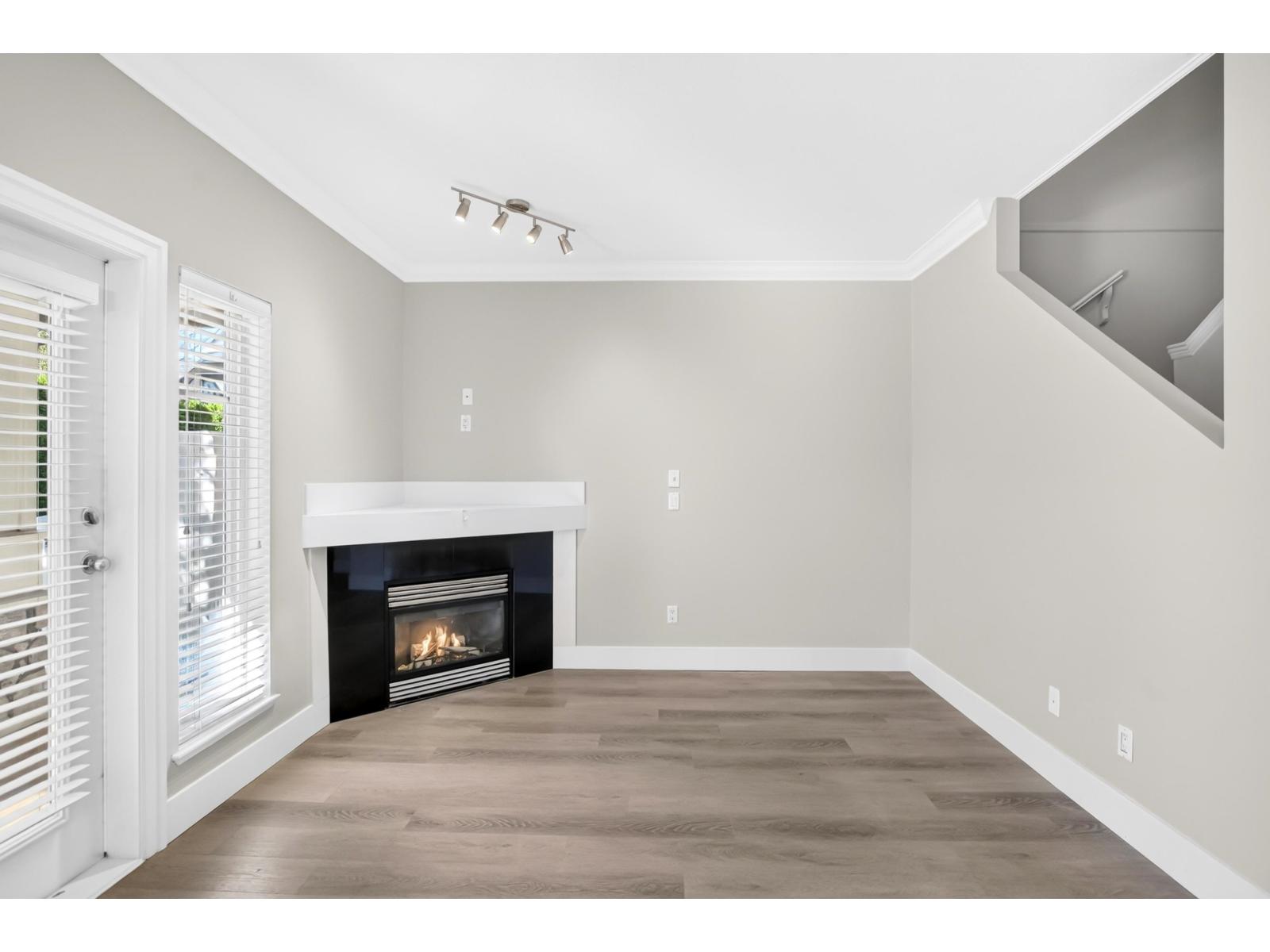 72 18221 68 Avenue Property Photo 14