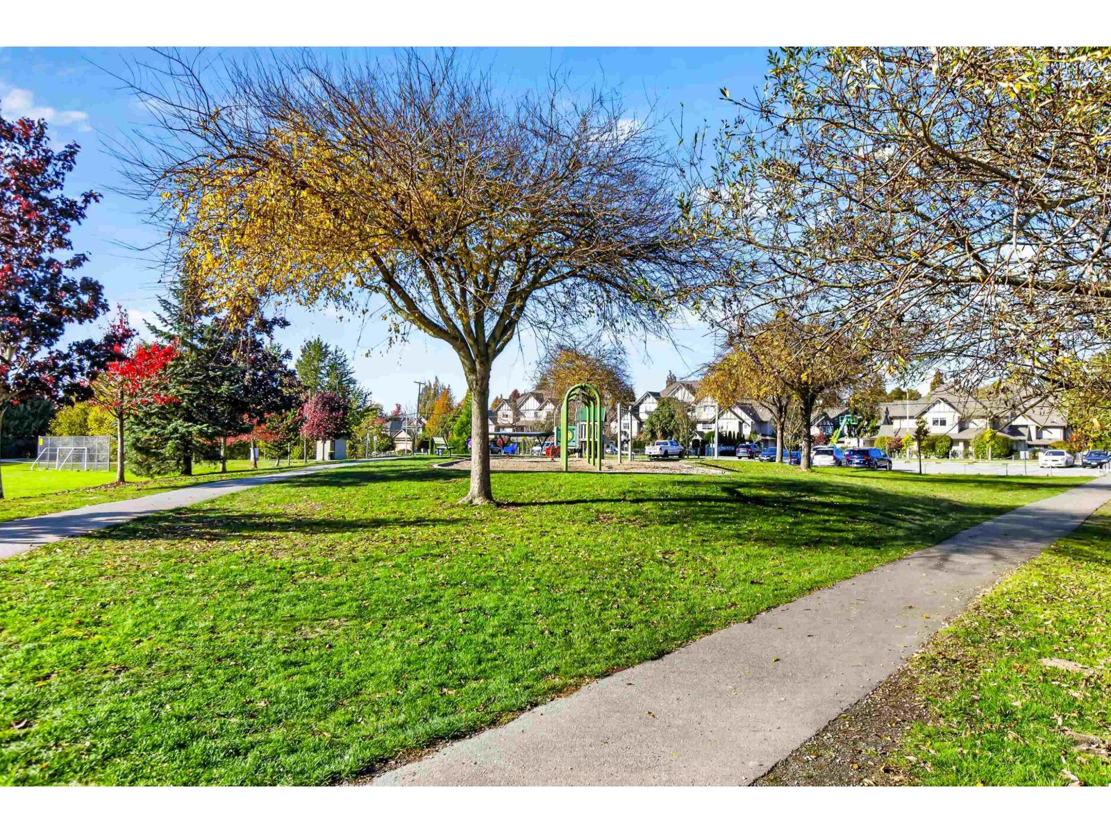 72 18221 68 Avenue Property Photo 38
