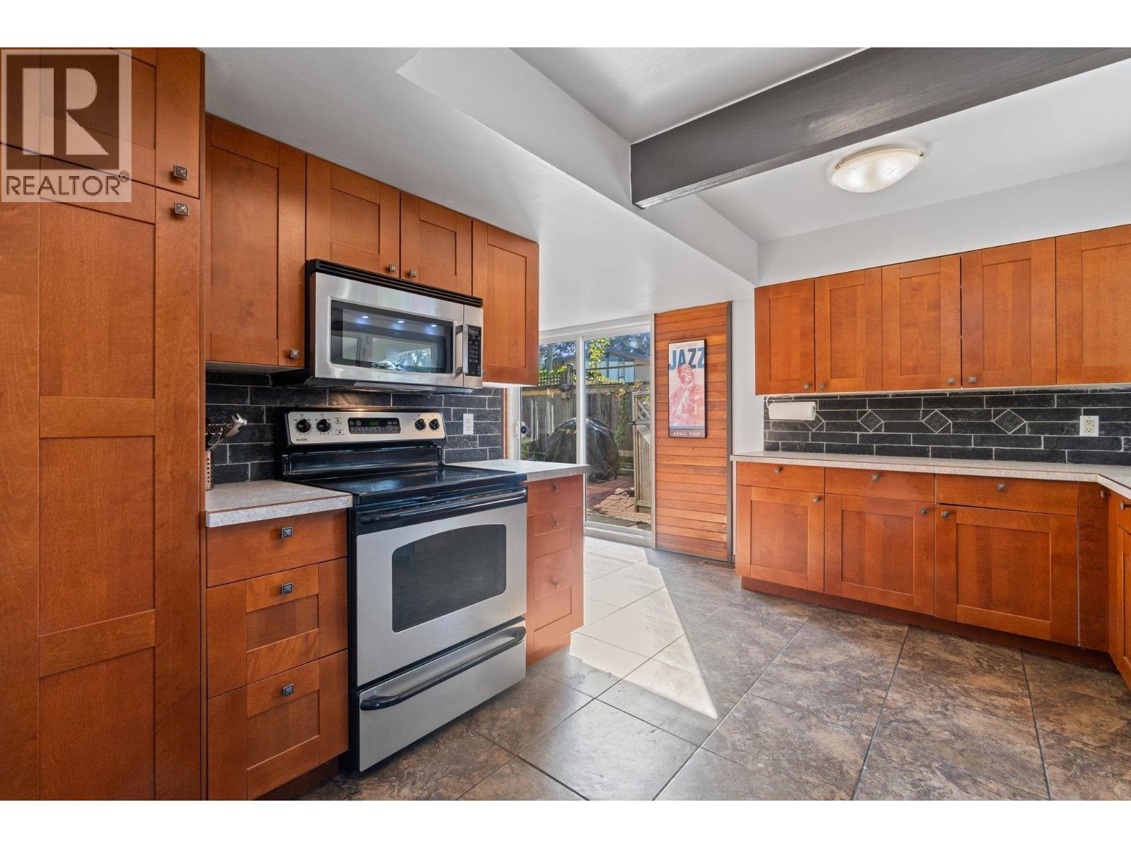 442 Monteray Avenue Property Photo 12