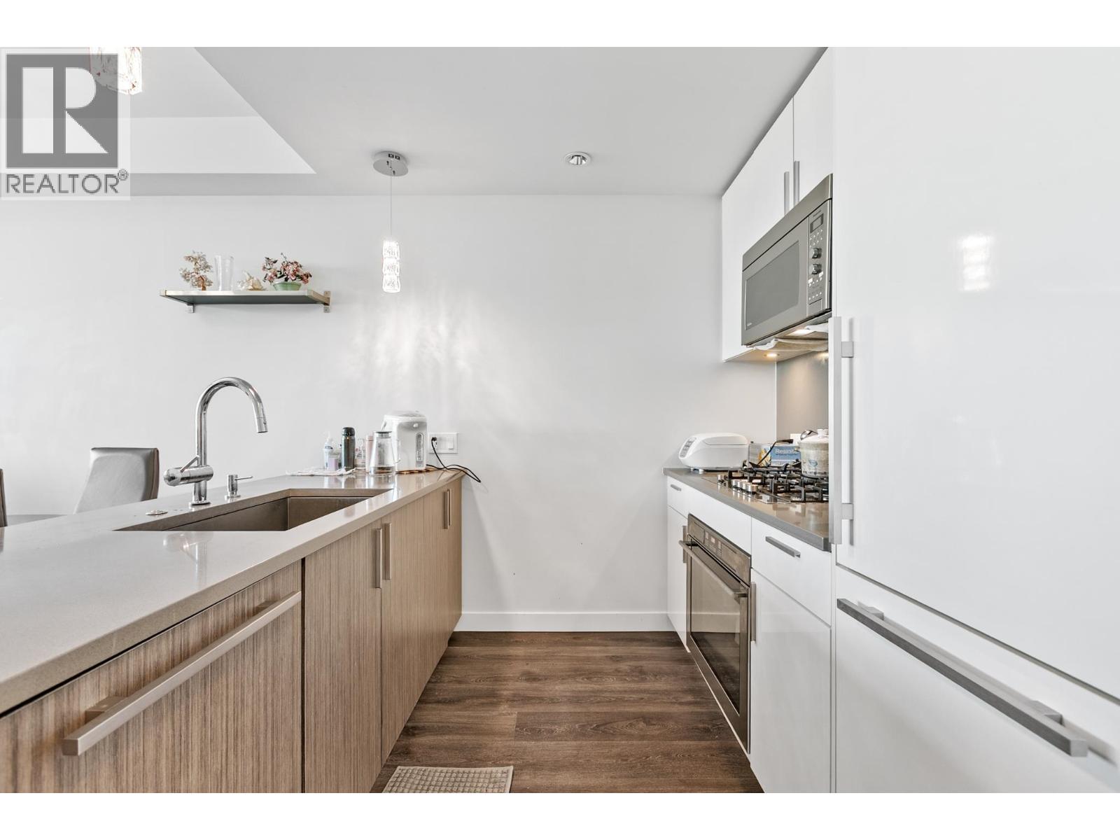 516 5599 Cooney Road Property Photo 10