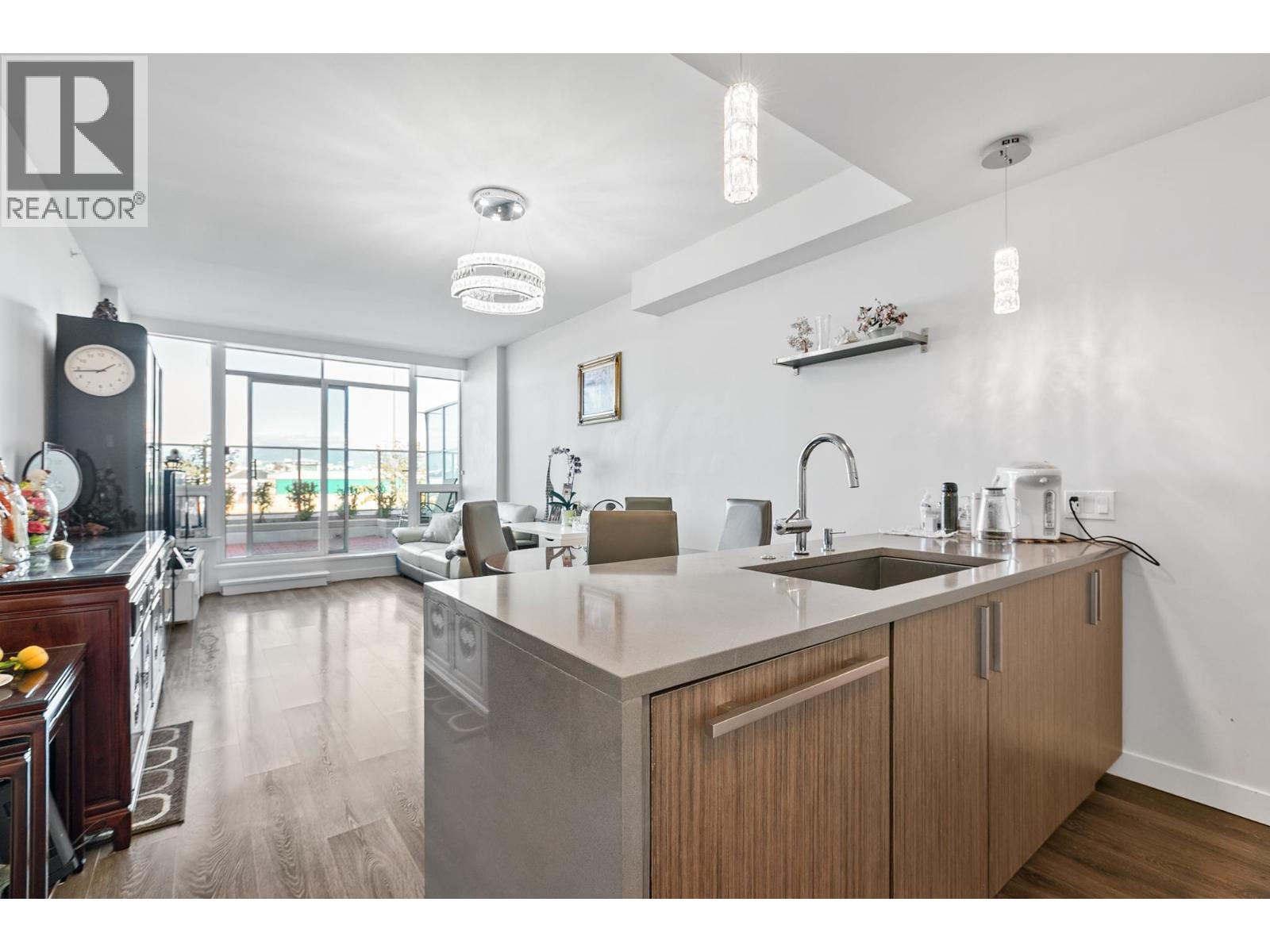 516 5599 Cooney Road Property Photo 11