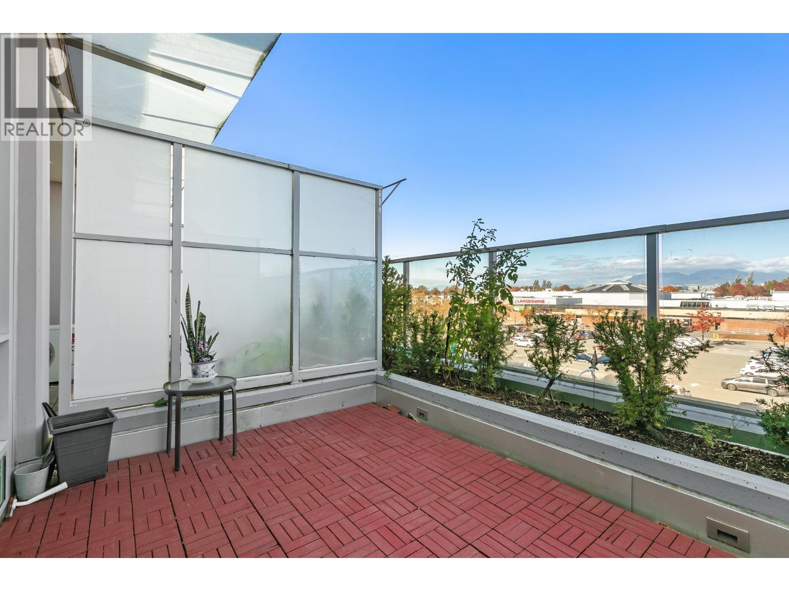 516 5599 Cooney Road Property Photo 13