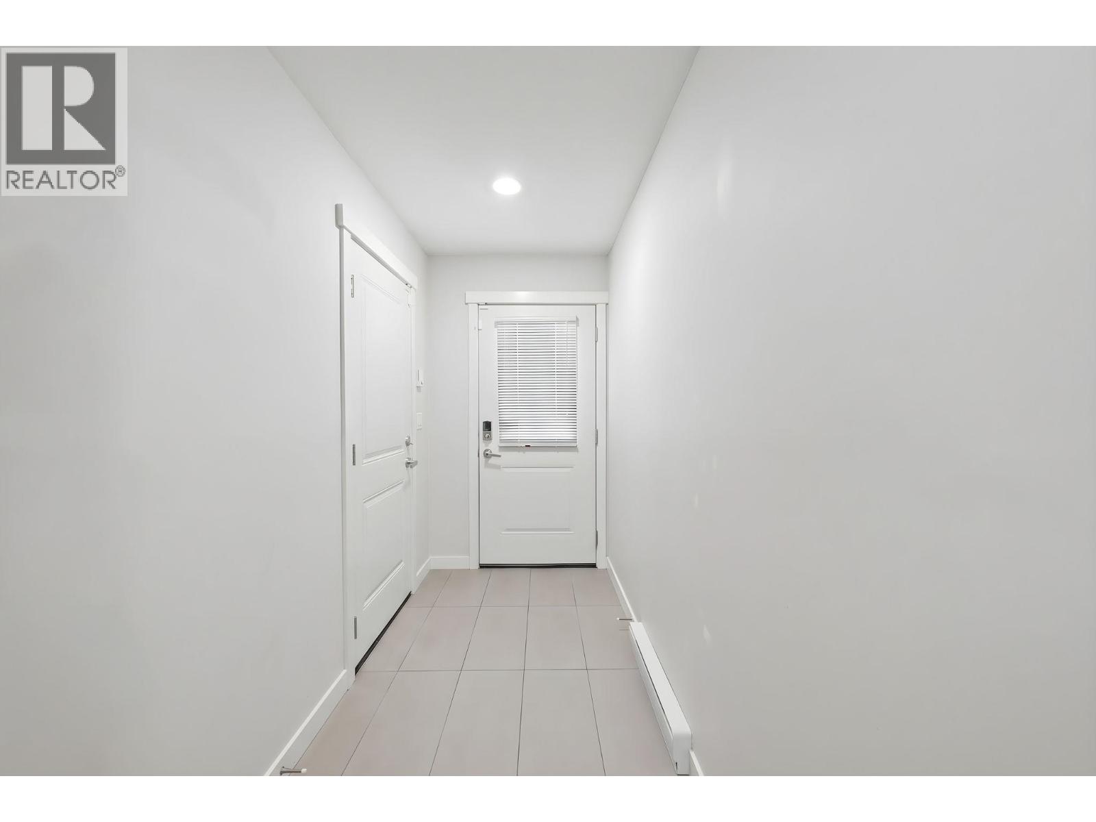 43 5551 Admiral Way Property Photo 2