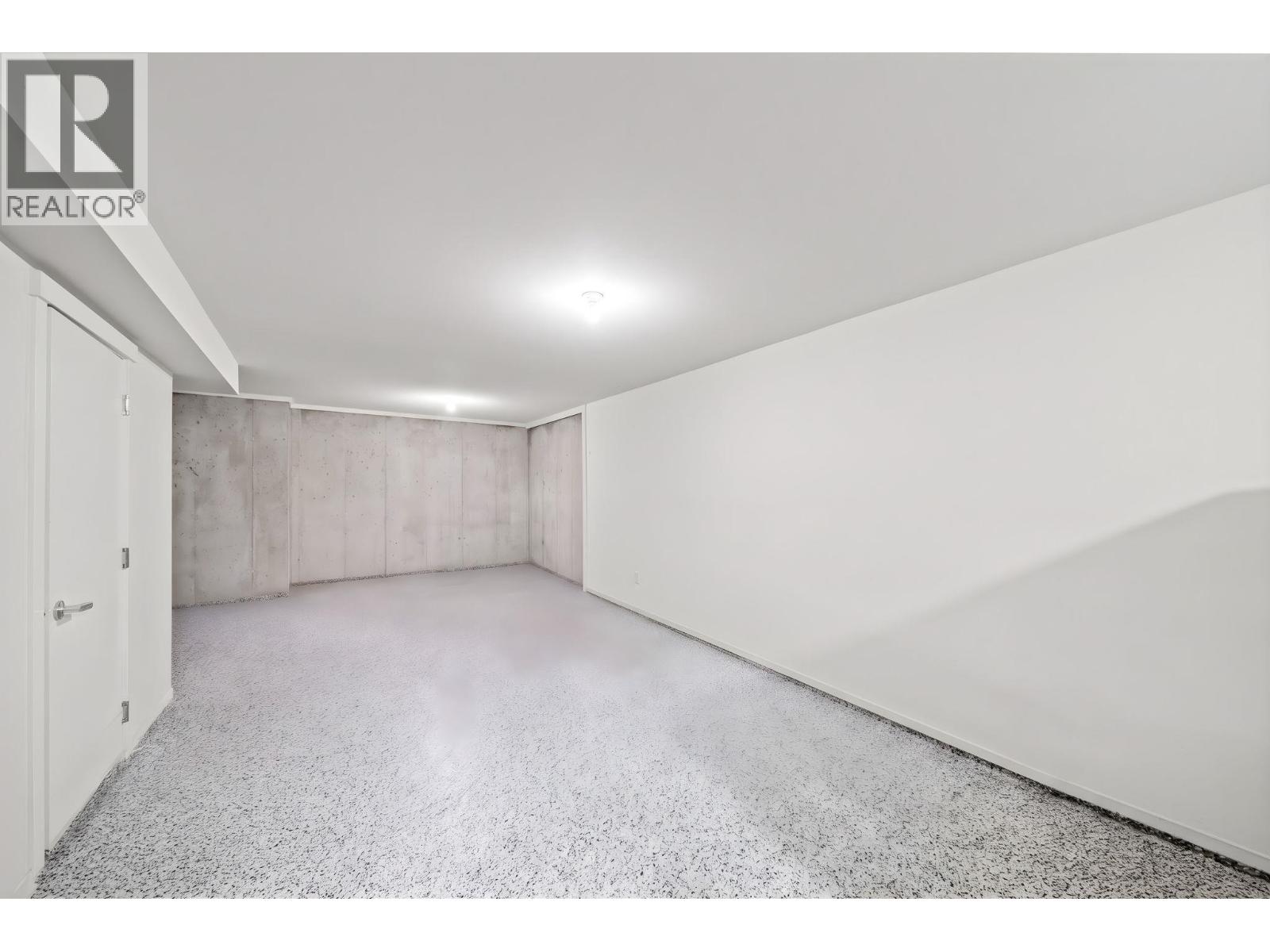 43 5551 Admiral Way Property Photo 23