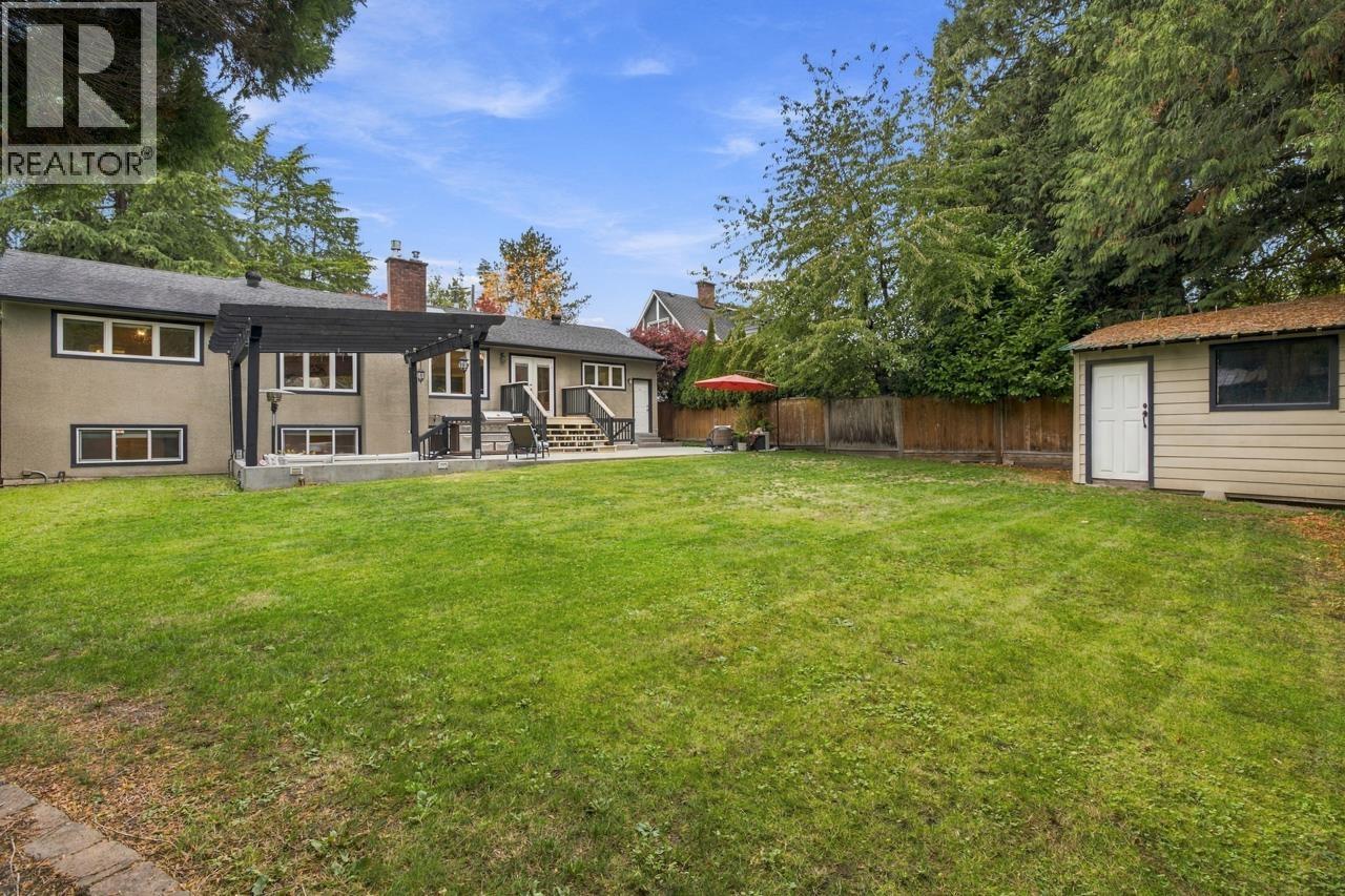 5788 Crown Street Property Photo 10